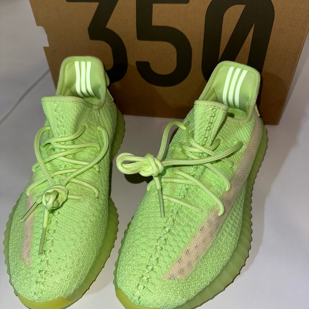 Adidas Yeezy Boost 350 V2 Glow in Dark Neon Green NEW - Picture 3 of 9